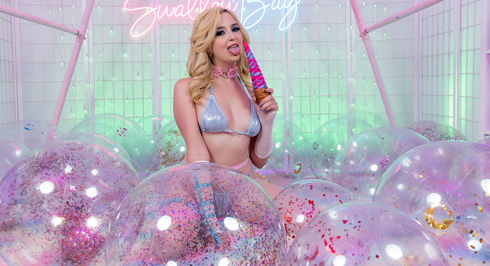 Lexi's Sweet Melting Ice - VR Porn Videos